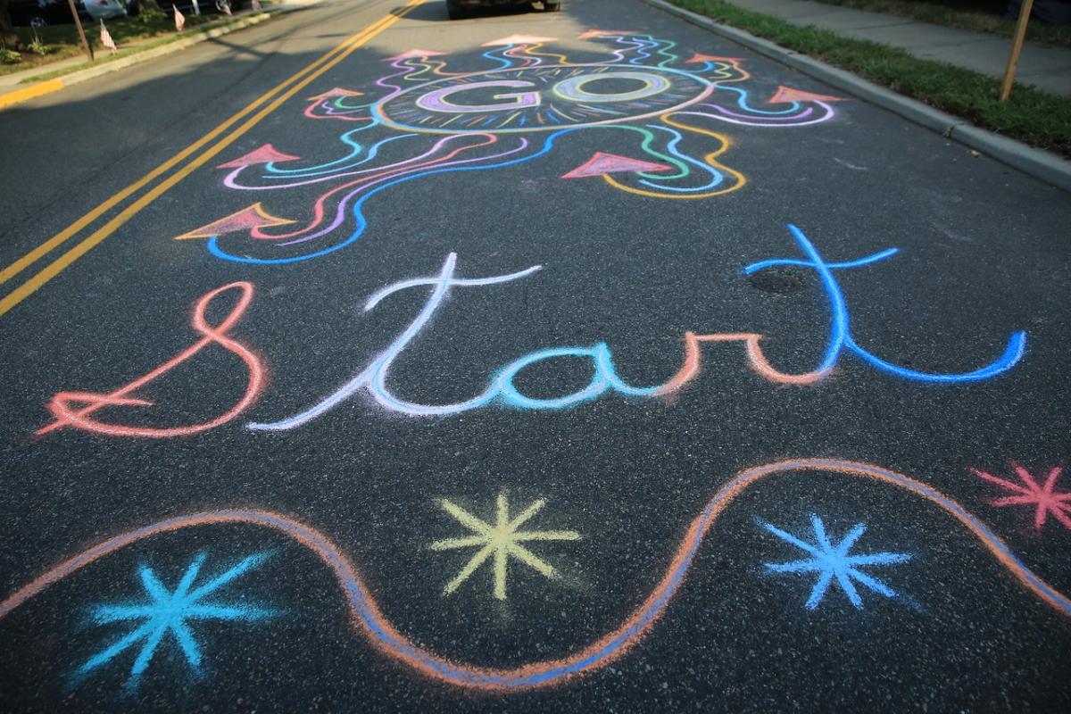 Chalk drawing at the Startline of Hill and Dale Race 2023